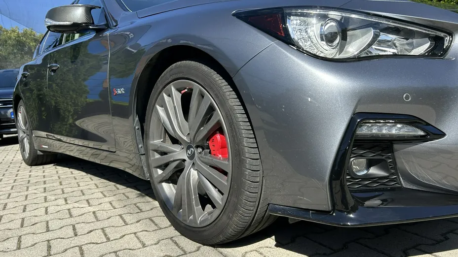 INFINITI Q50 -
