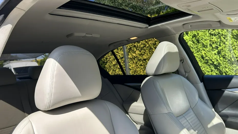 INFINITI Q50 -