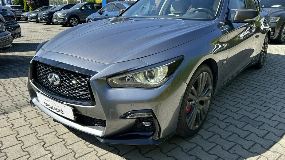 INFINITI Q50 -