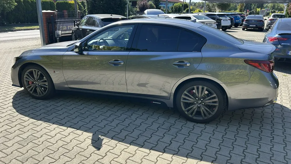 INFINITI Q50 -