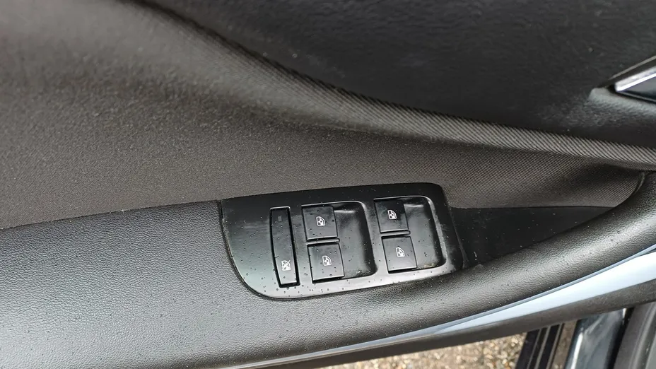OPEL Zafira -