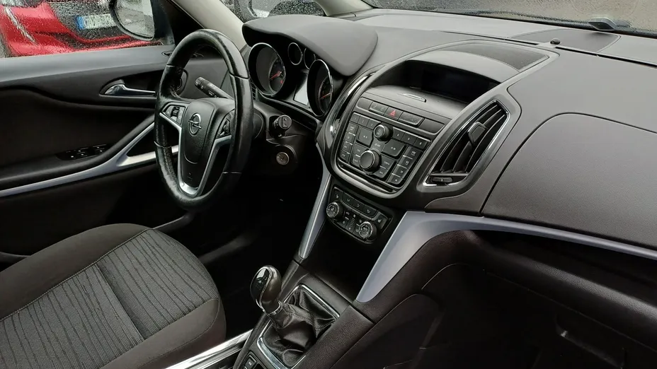 OPEL Zafira -