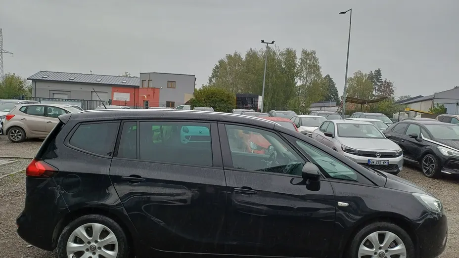 OPEL Zafira -