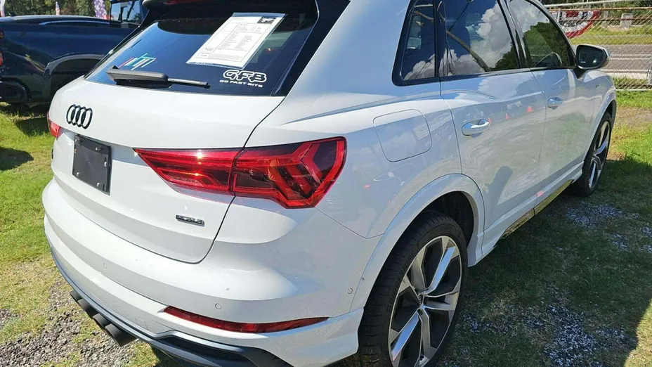 AUDI Q3 -