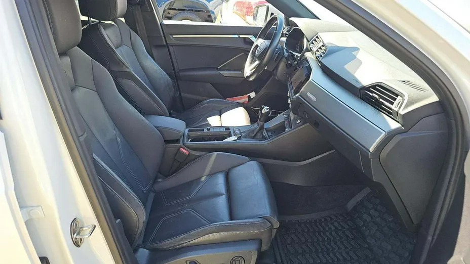 AUDI Q3 -