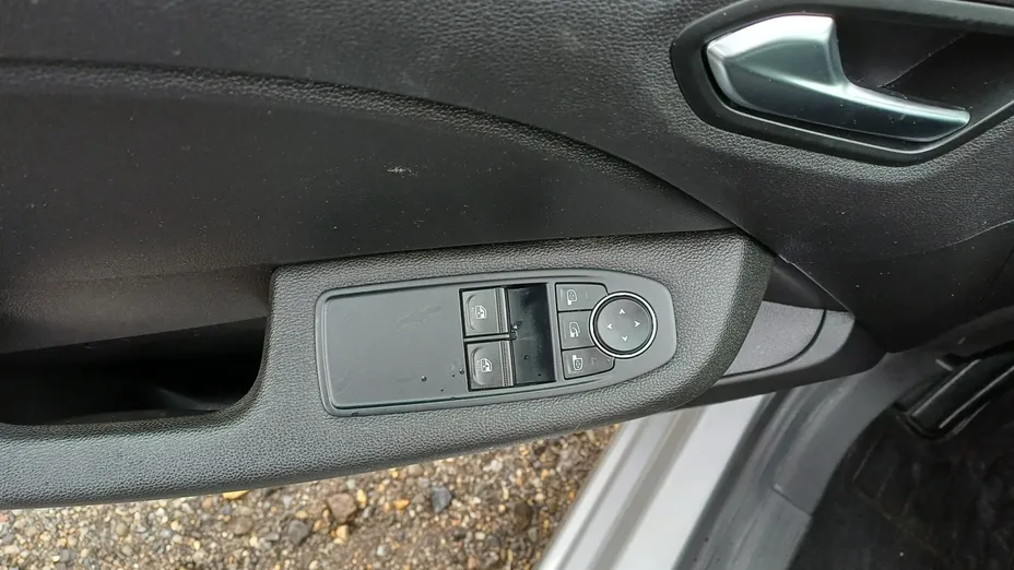 RENAULT Clio -