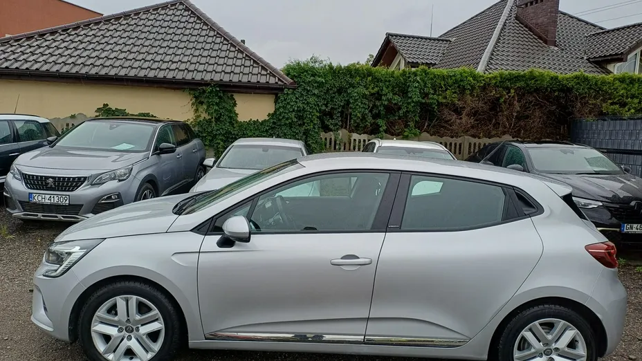 RENAULT Clio -