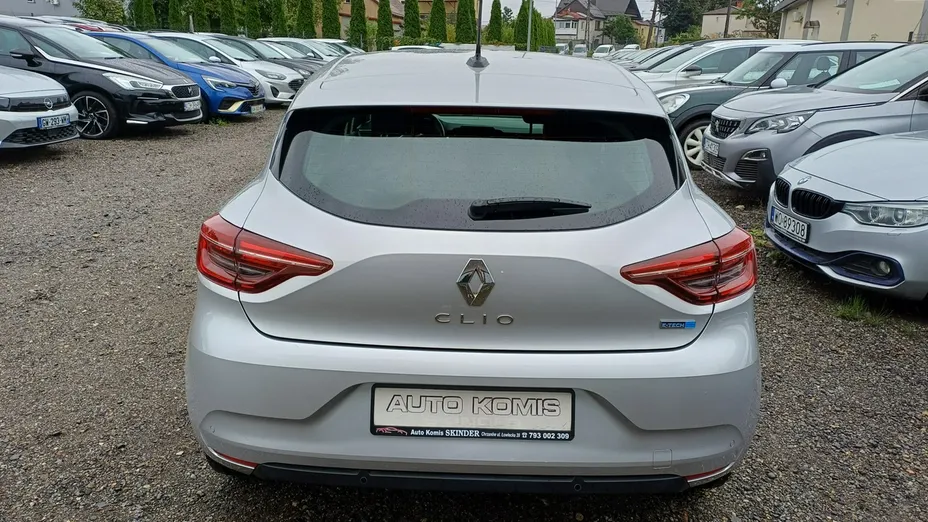 RENAULT Clio -