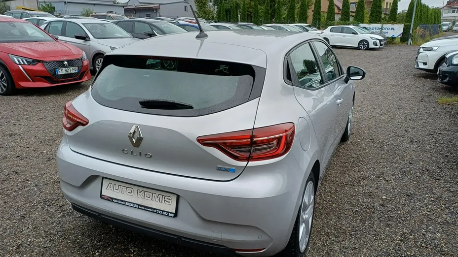 RENAULT Clio -