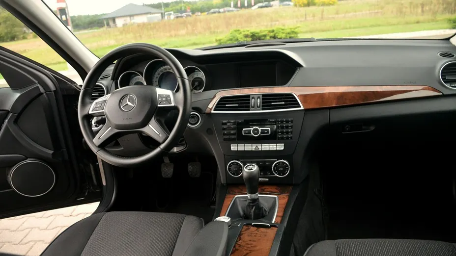 MERCEDES-BENZ C Klasa -