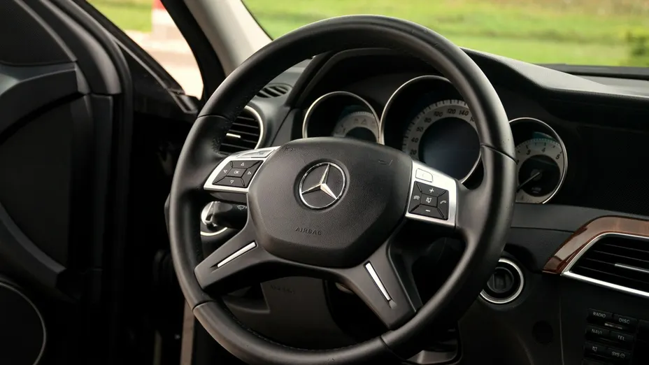 MERCEDES-BENZ C Klasa -