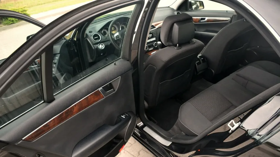 MERCEDES-BENZ C Klasa -