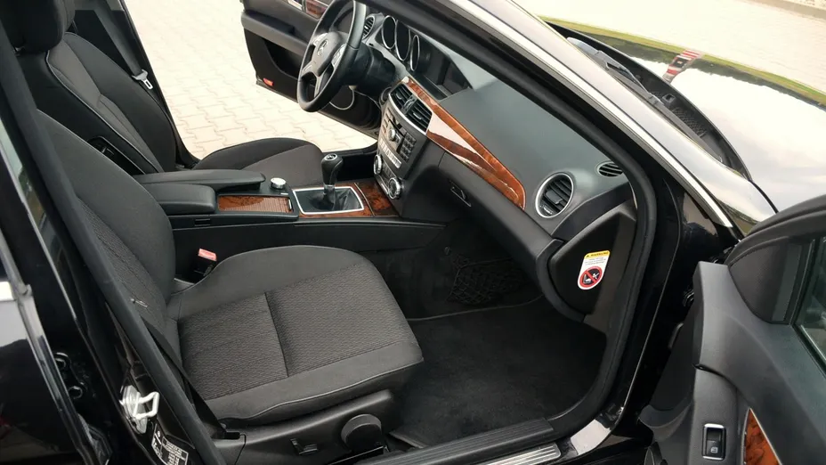 MERCEDES-BENZ C Klasa -