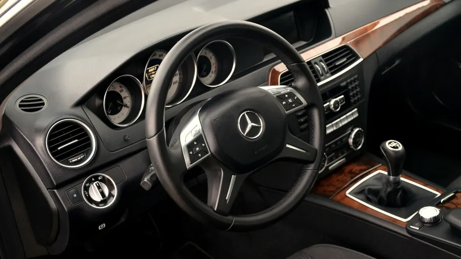 MERCEDES-BENZ C Klasa -