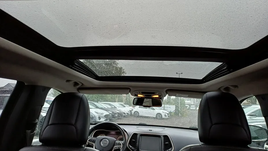 JEEP Cherokee -
