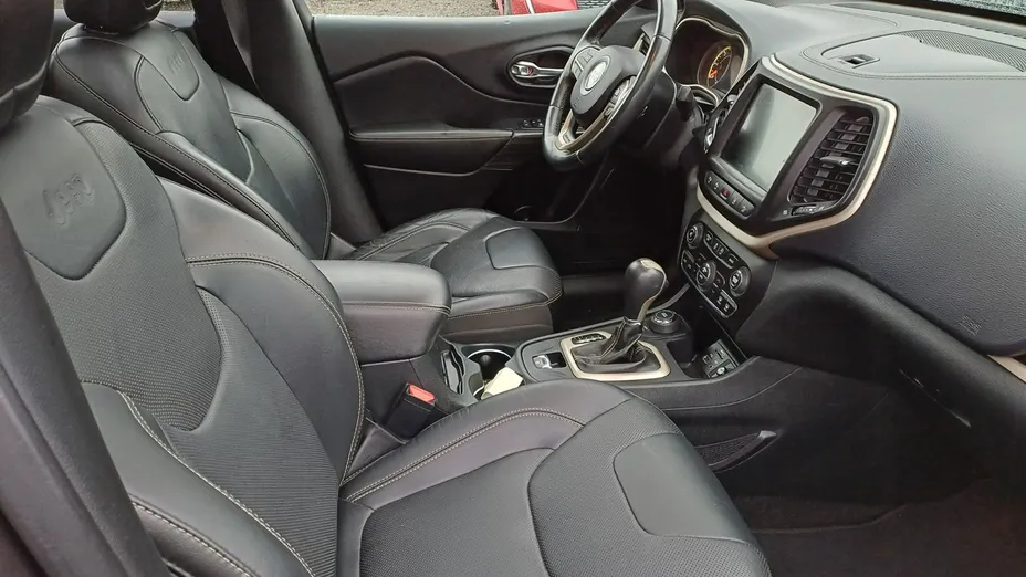 JEEP Cherokee -