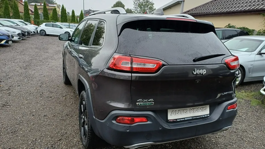 JEEP Cherokee -