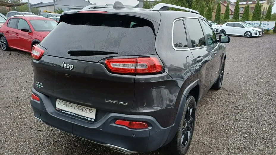 JEEP Cherokee -