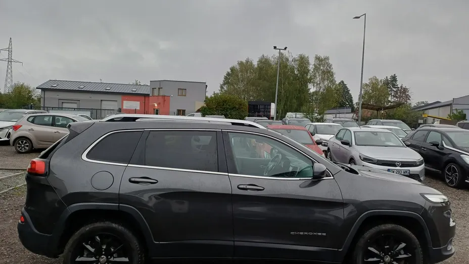 JEEP Cherokee -