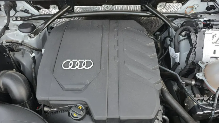 AUDI Q5 -