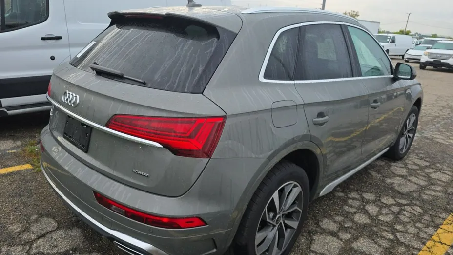 AUDI Q5 -