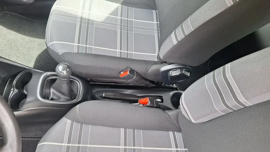 PEUGEOT 108 -
