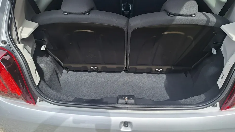 PEUGEOT 108 -