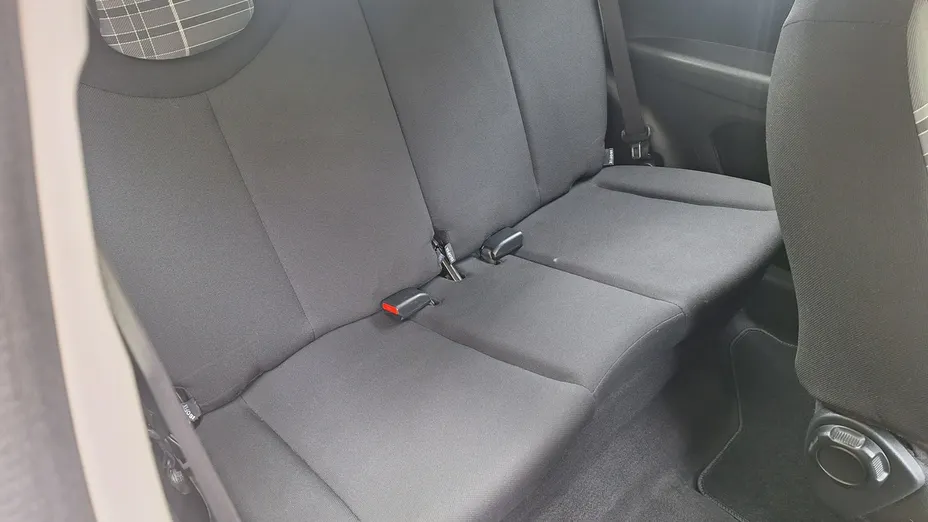 PEUGEOT 108 -