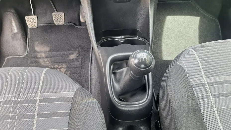 PEUGEOT 108 -