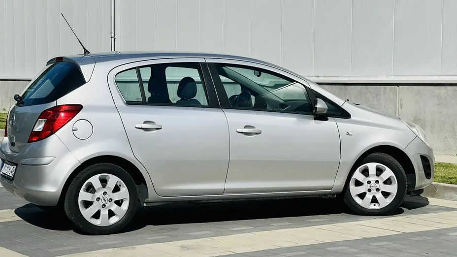 OPEL Corsa -