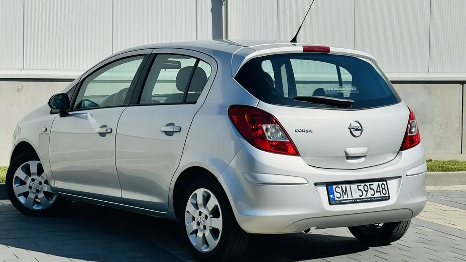 OPEL Corsa -
