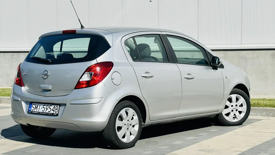 OPEL Corsa -