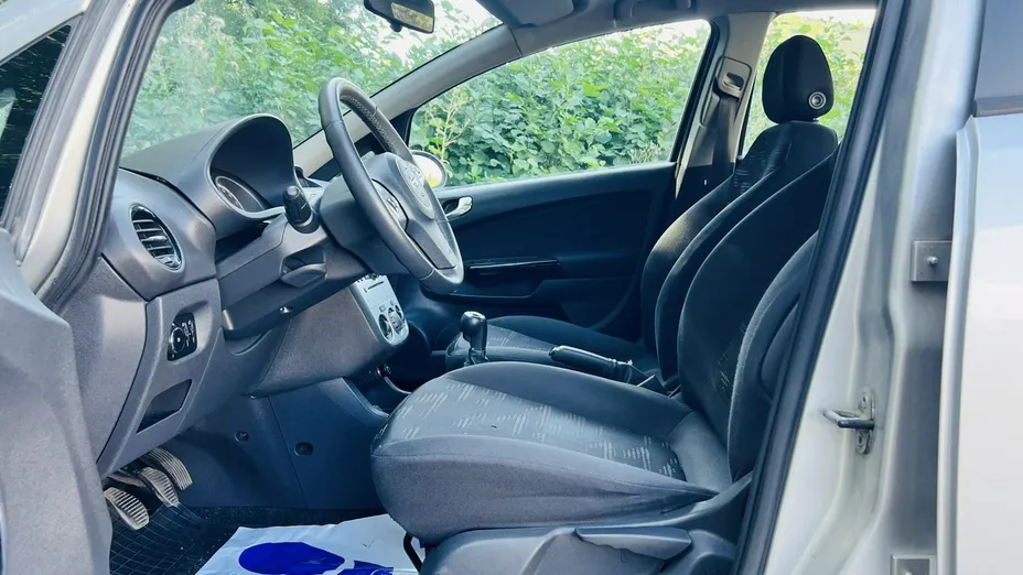 OPEL Corsa -