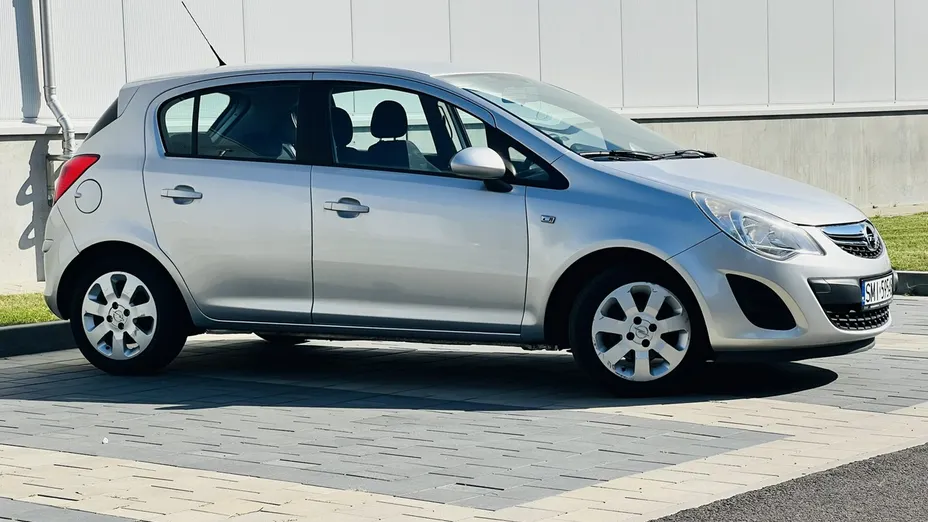 OPEL Corsa -