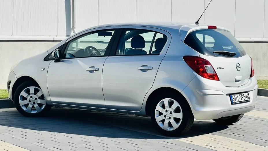 OPEL Corsa -