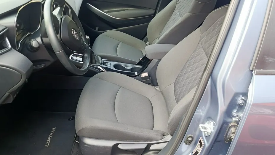 TOYOTA Corolla -