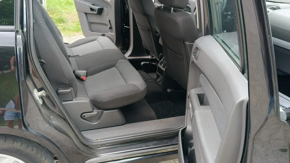 OPEL Zafira -