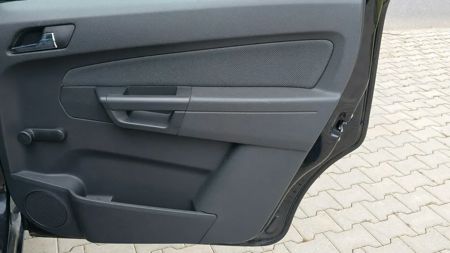 OPEL Zafira -