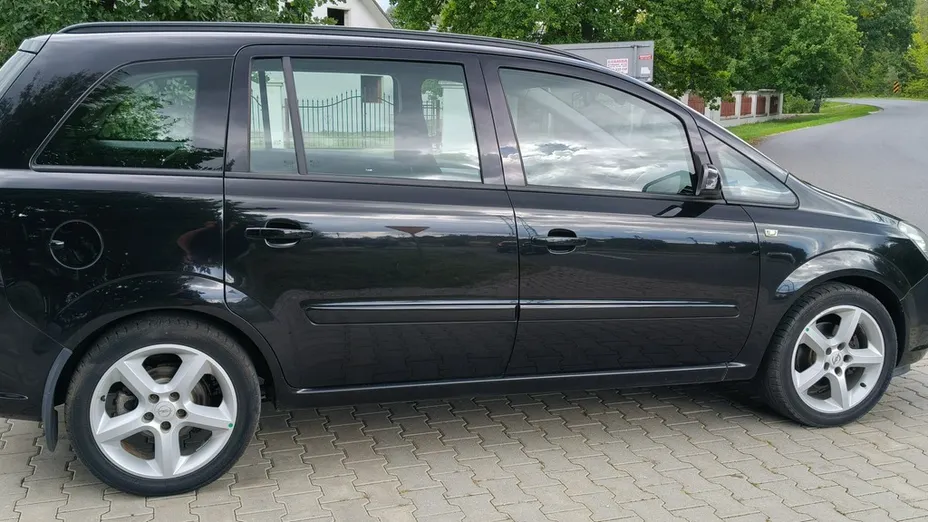 OPEL Zafira -