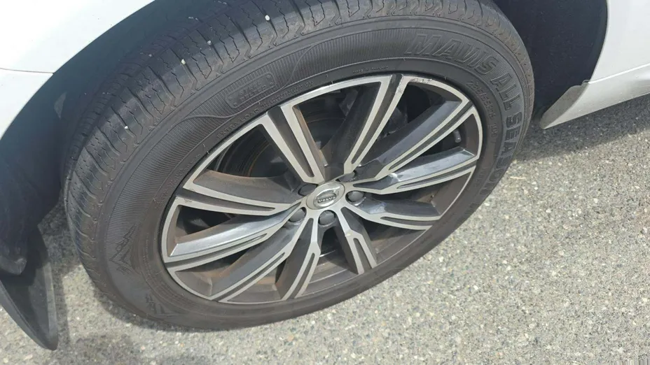 VOLVO XC60 -