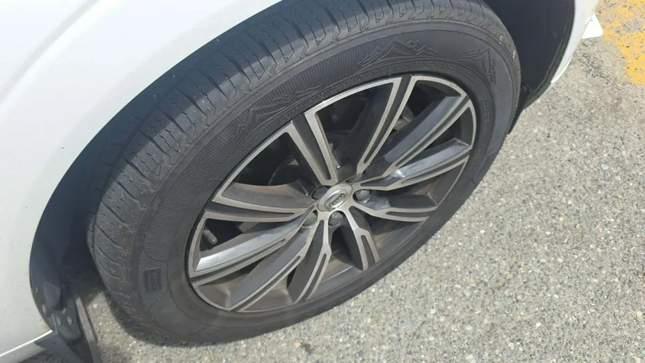 VOLVO XC60 -