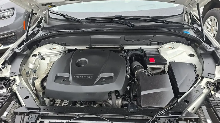 VOLVO XC60 -