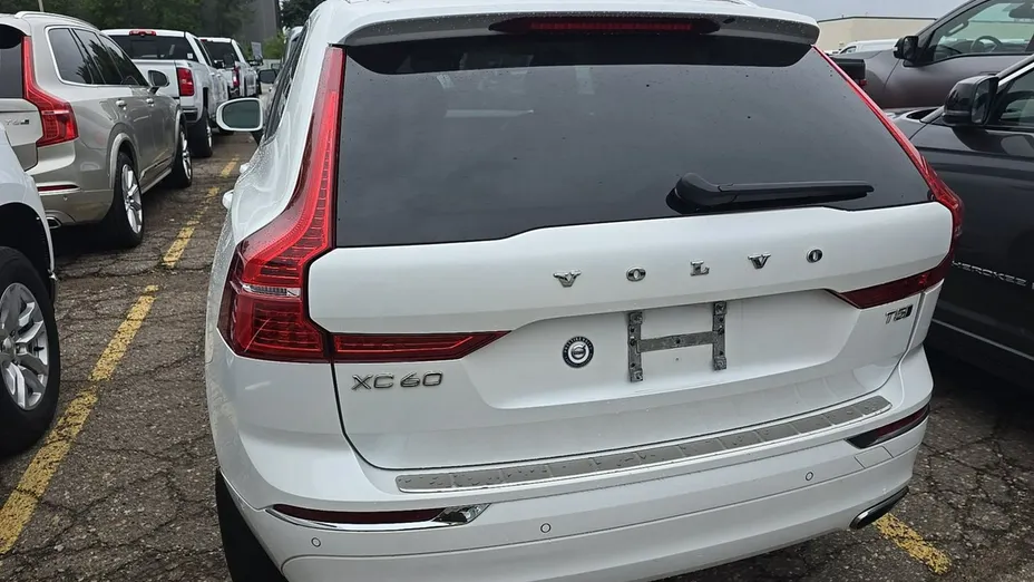 VOLVO XC60 -