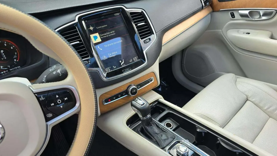 VOLVO XC90 -