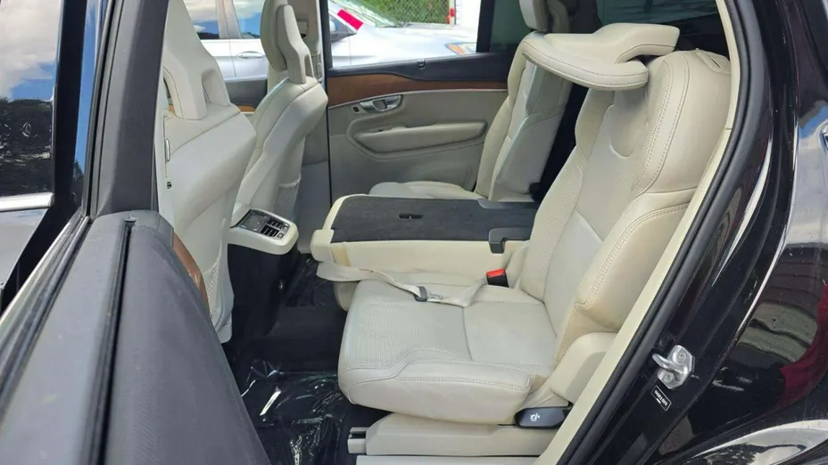 VOLVO XC90 -
