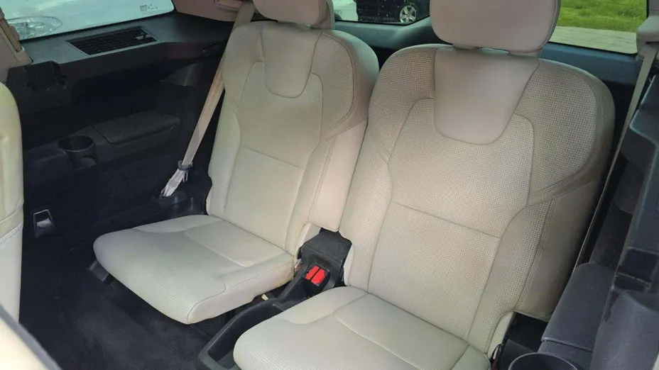 VOLVO XC90 -