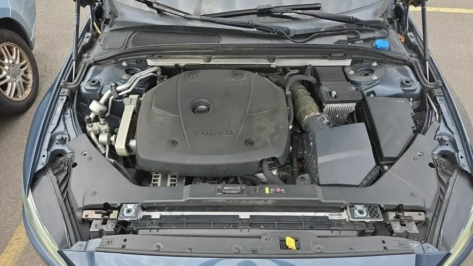 VOLVO S60 -