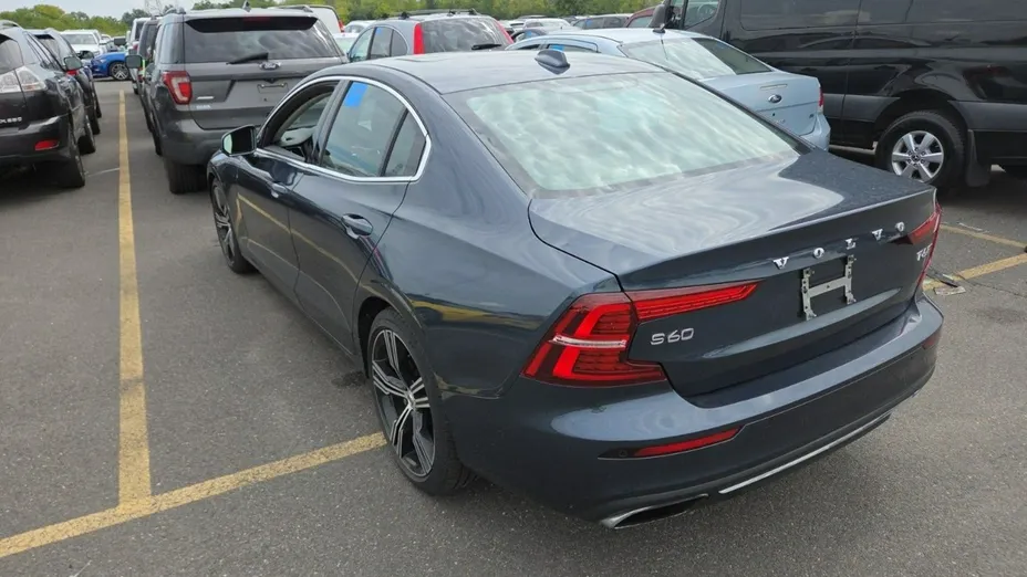 VOLVO S60 -