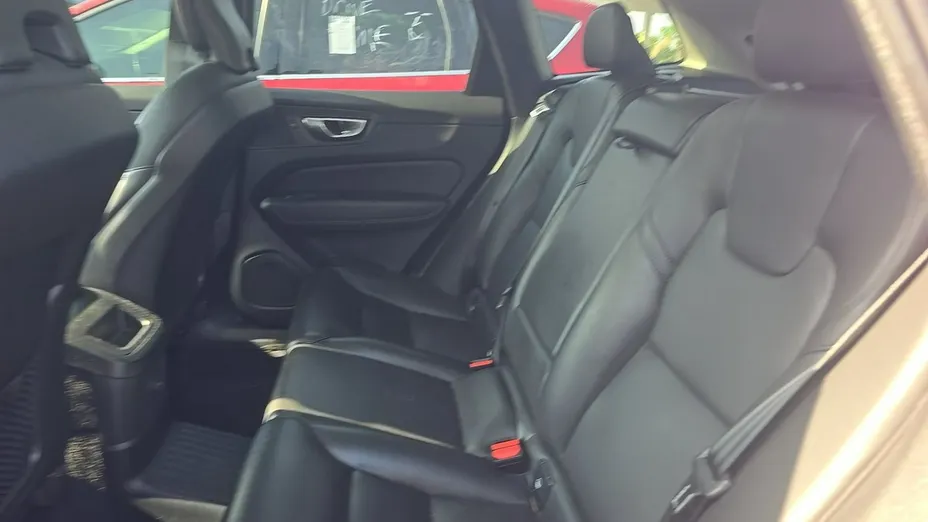 VOLVO XC60 -