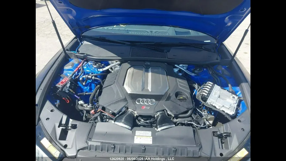 AUDI RS6 -